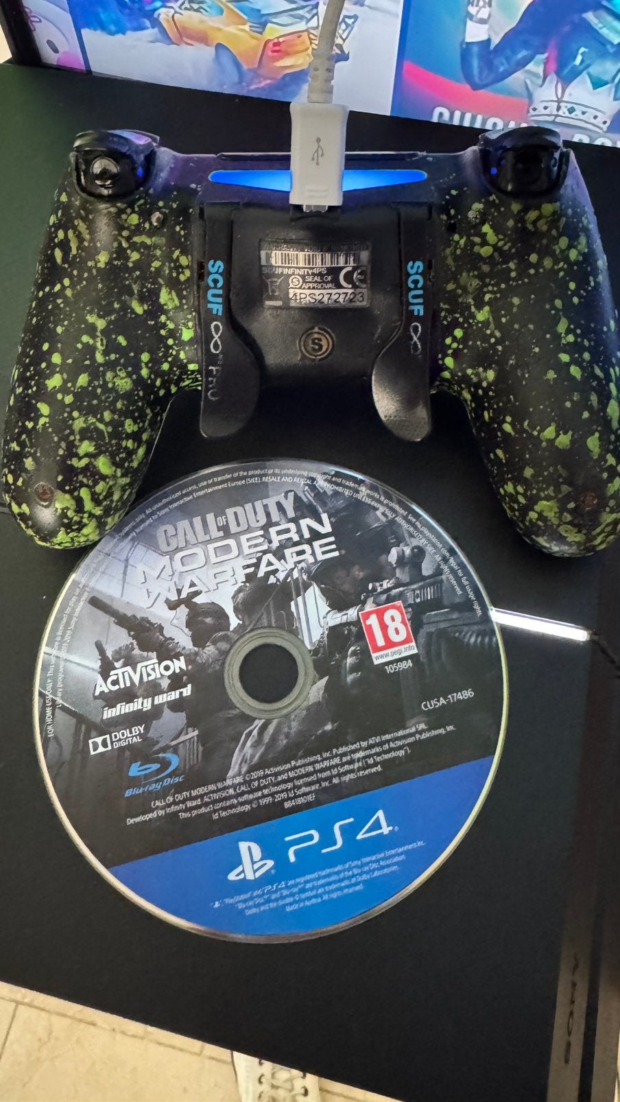 Playstation 4 met COD modern warfare, scuf controller, Spelcomputers en Games, Ophalen of Verzenden, 1 TB, Met 1 controller, Original