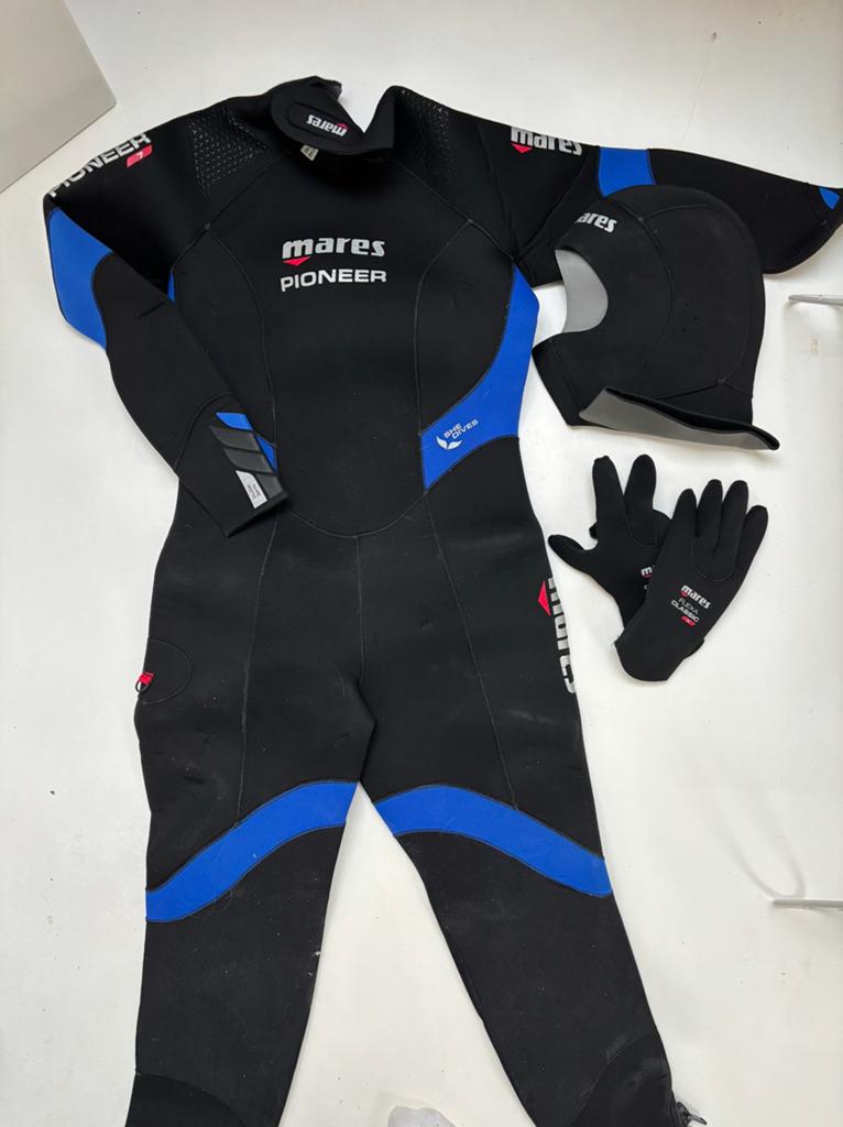 Complete duikset dames: duikpak, (hand)schoenen, vinnen, Watersport en Boten, Duiken, Ophalen of Verzenden, Gebruikt, Duikpak