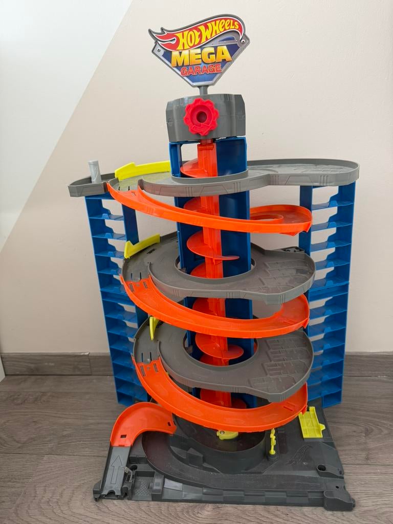 Hotwheels city mega garage, Kinderen en Baby's, Speelgoed | Racebanen, Ophalen, Zo goed als nieuw, Handmatig, Hot Wheels