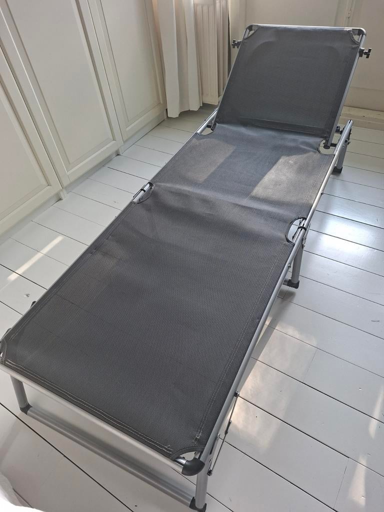 Aluminium zonnebed/ligbed met luifel - grijs, Ophalen, Zo goed als nieuw, Aluminium, Verstelbaar