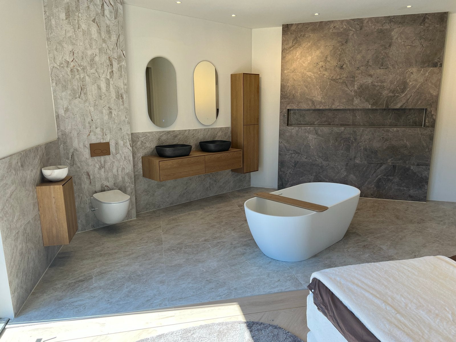 Complete Badkamerset: Meubels, Douche WC, Badkuip, Waskommen, Huis en Inrichting, Badkamer | Badkamermeubels, Ophalen, Overige typen