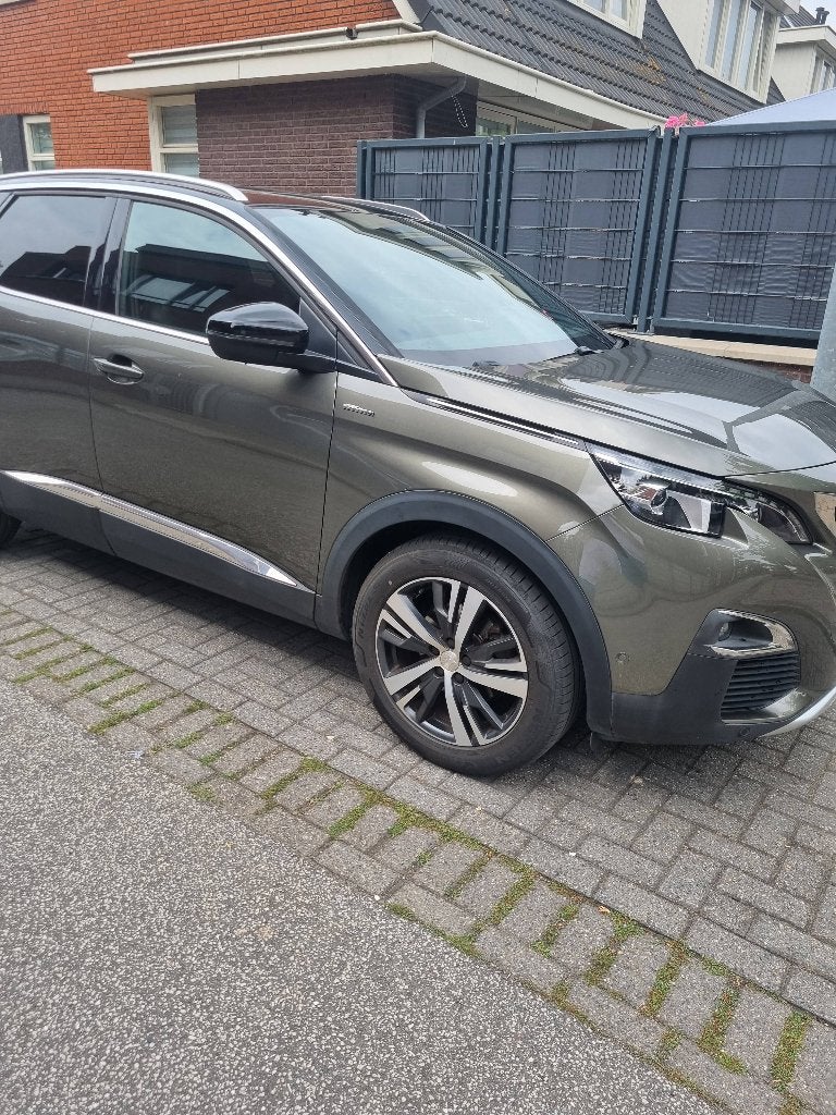 Peugeot 3008 1.2 Puretech 96KW/130PK Eat6 2017 Grijs, Auto's, Stof, Zwart, 1199 cc, 1245 kg