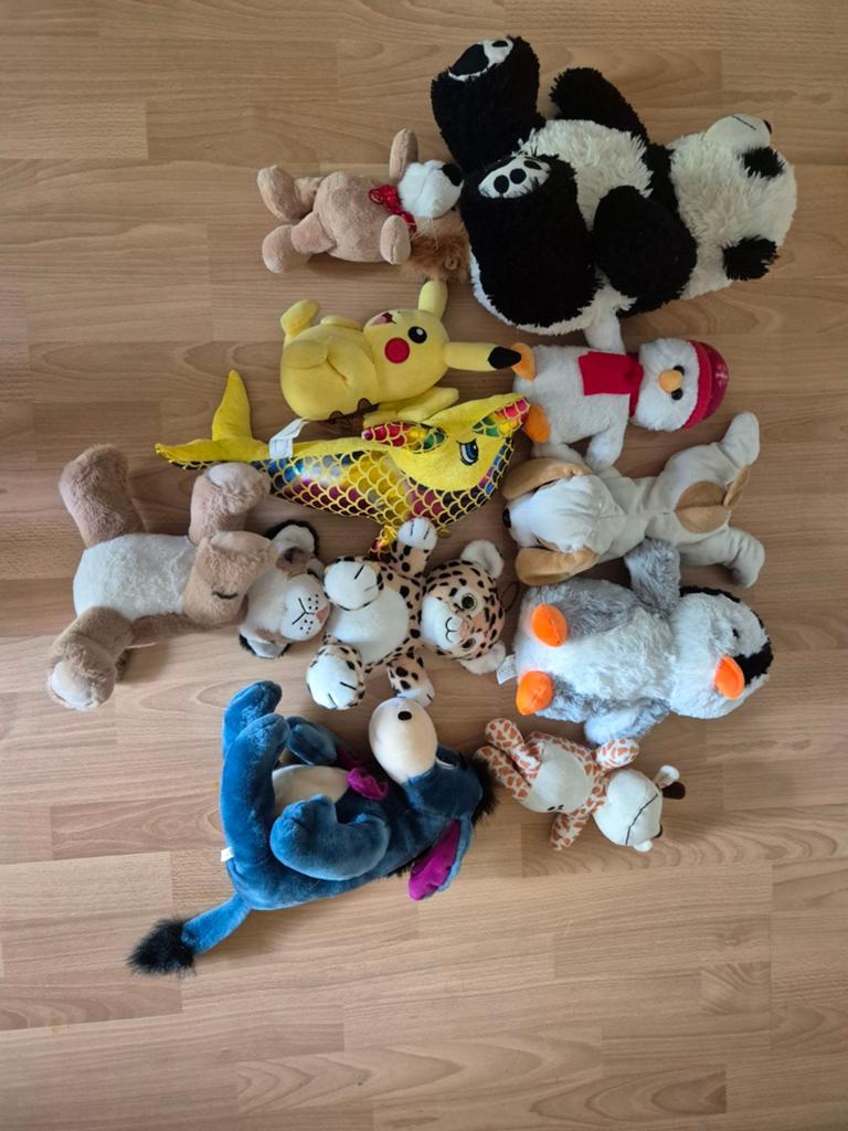 Grote collectie knuffels: panda, Pikachu, tijger en meer!, Pinguïn, Gebruikt, Zwart, Ophalen of Verzenden