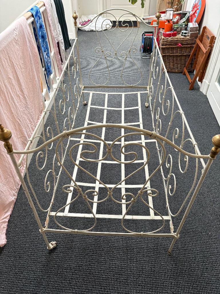antiek kinderbed tegen elk aannemelijk bod, Antiek en Kunst, Ophalen