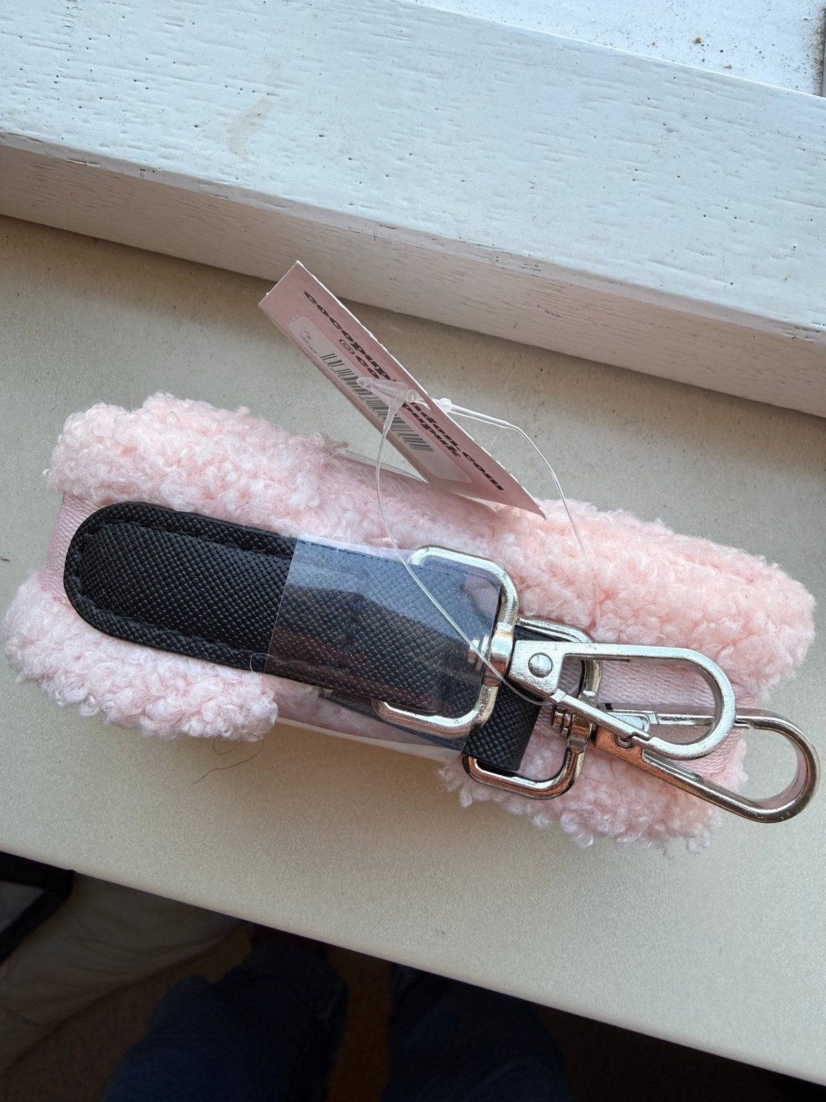 Cocopup London tasband - Nieuw - bag strap roze teddy, Sieraden, Tassen en Uiterlijk, Tassen | Damestassen, Ophalen of Verzenden