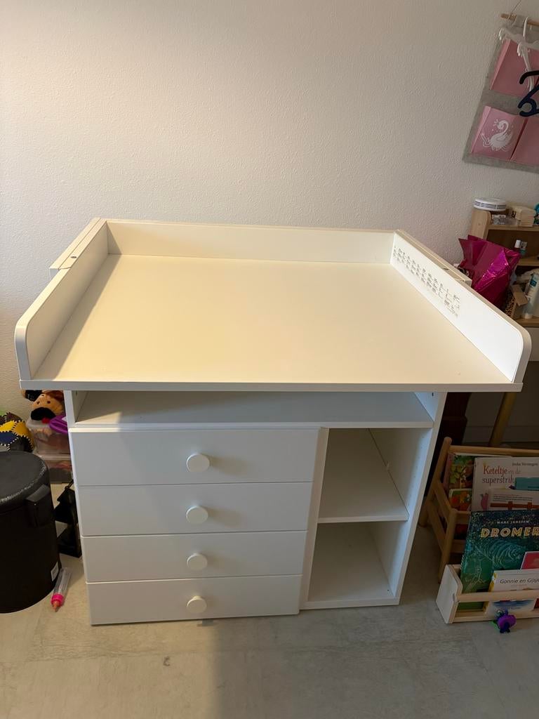 Witte IKEA commode met lades en opbergvakken, Kinderen en Baby's, Kinderkamer | Commodes en Kasten, Ophalen, Gebruikt, 50 tot 70 cm