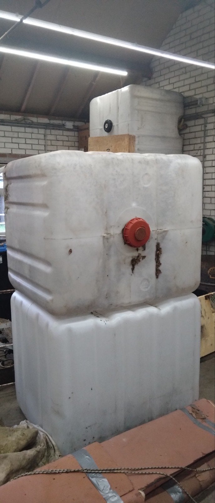 Grote kunststof watertank/opslagtank, Doe-het-zelf en Verbouw, Ophalen, Gebruikt