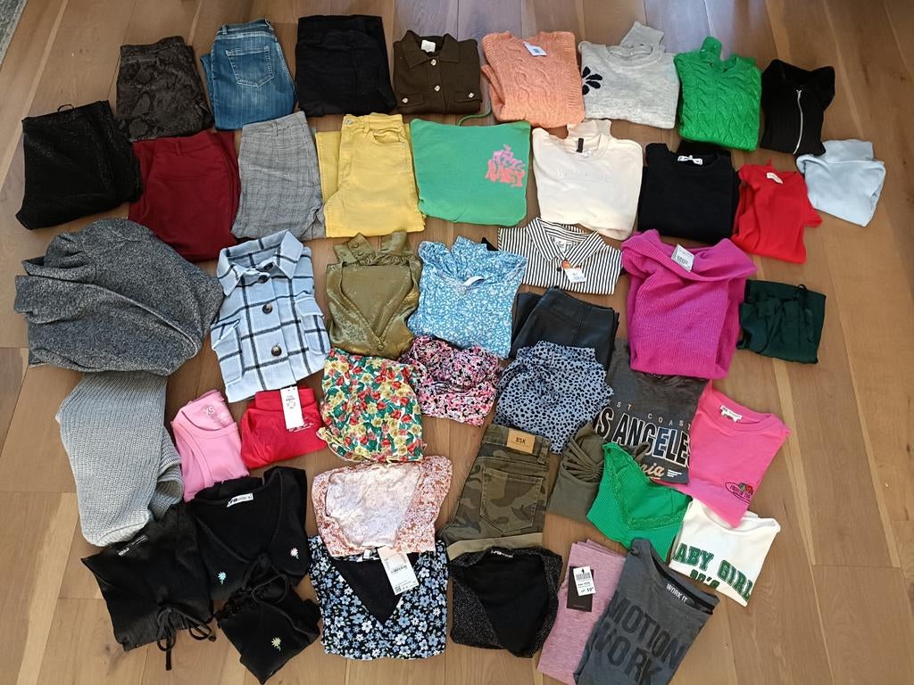 Tieners/dames kledingpakket maat XS en S, Kleding | Dames, Ophalen of Verzenden, Zo goed als nieuw, Maat 34 (XS) of kleiner