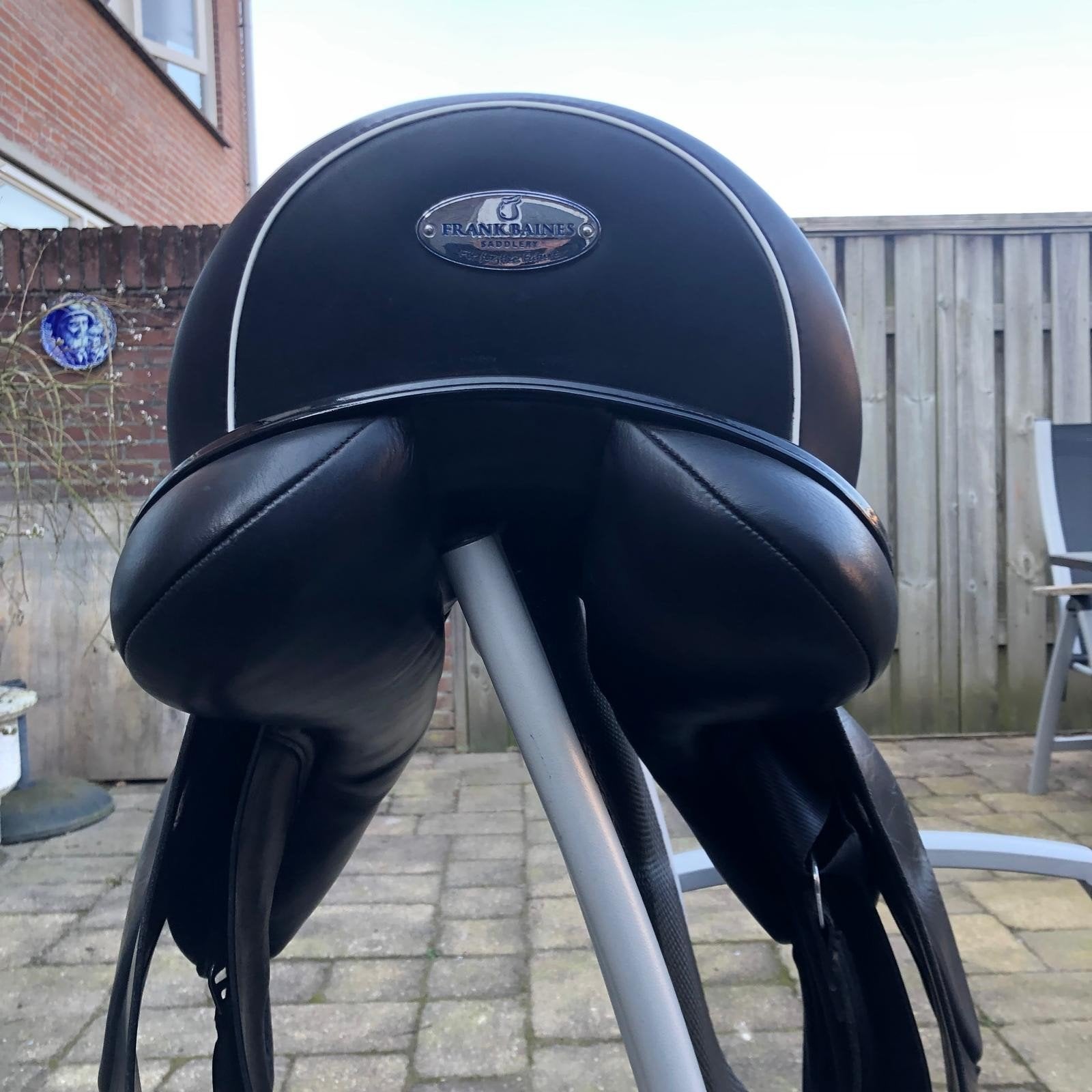 Frank Baines dressuurzadel 16,5 inch – zeer nette staat, Dieren en Toebehoren, Paarden en Pony's | Zadels, Ophalen of Verzenden