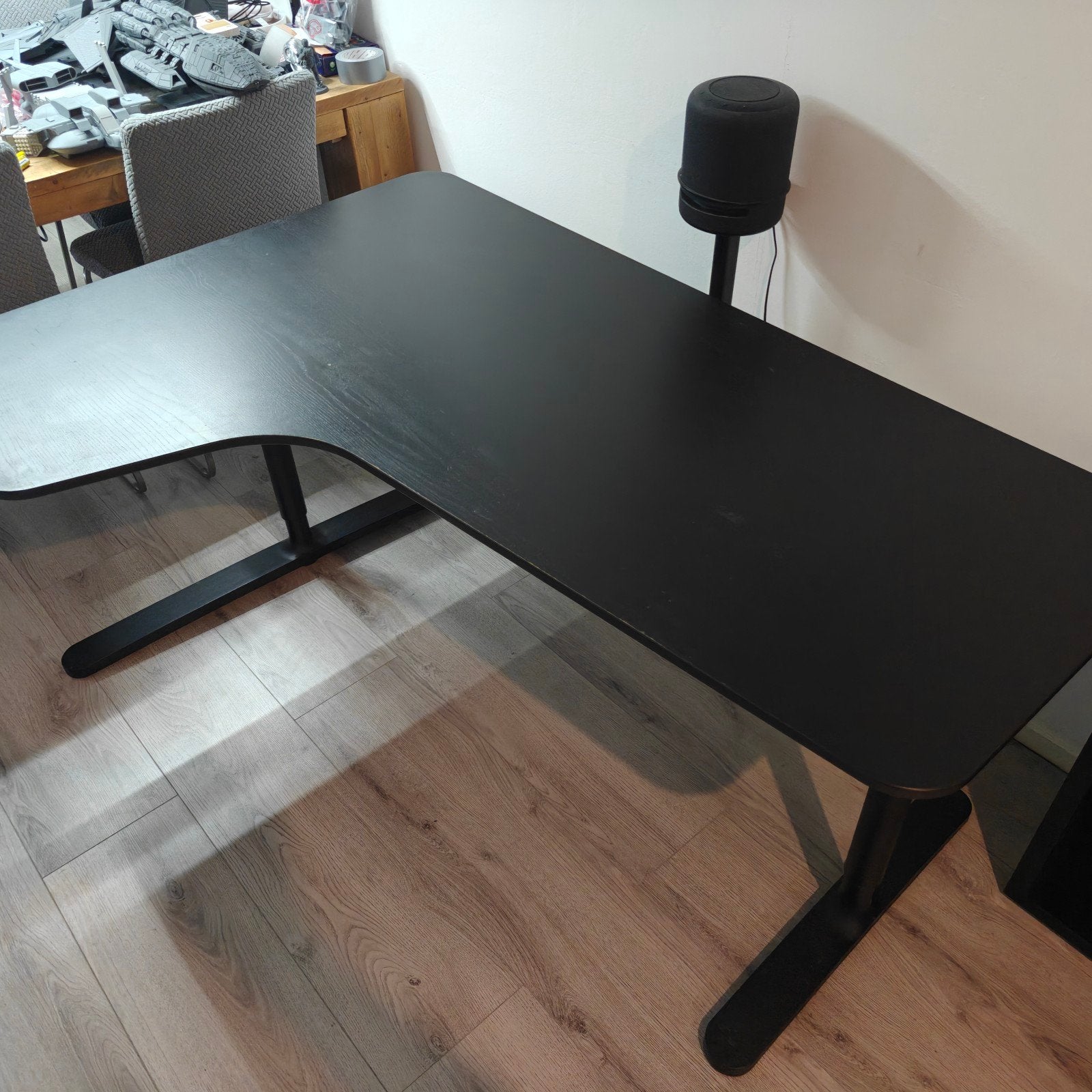 Zwart verstelbaar hoekbureau - Ikea Bekant + gratis stoel, Ophalen, Zwart, 160 cm, Gebruikt