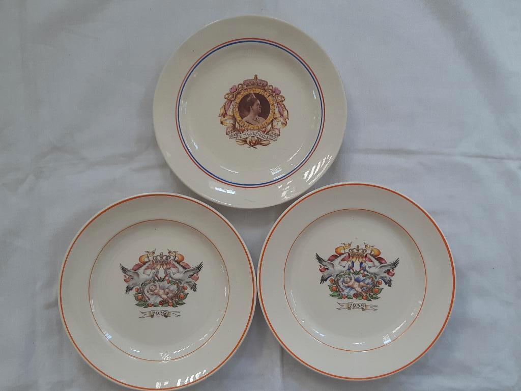 Regout 3x wandborden 1938-39 Wilhelmina, Beatrix en Irene, Antiek en Kunst, Ophalen of Verzenden