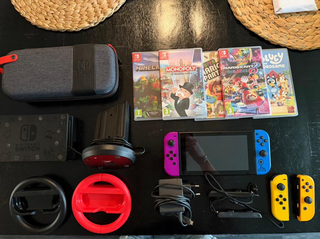 Nintendo Switch Fortnite Editie + Spellen & Extra, Spelcomputers en Games, Spelcomputers | Nintendo Switch, Nintendo, Met games
