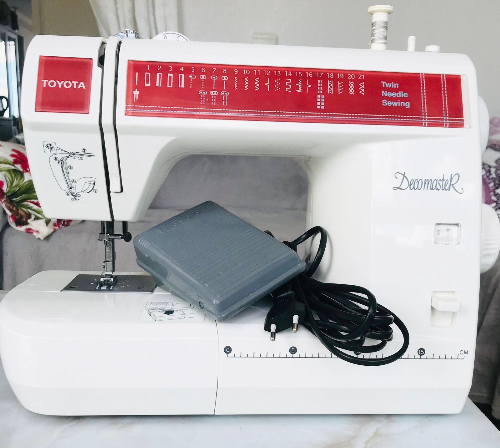 Toyota naaimachine, Hobby en Vrije tijd, Ophalen, Zo goed als nieuw, Naaimachine, Overige merken