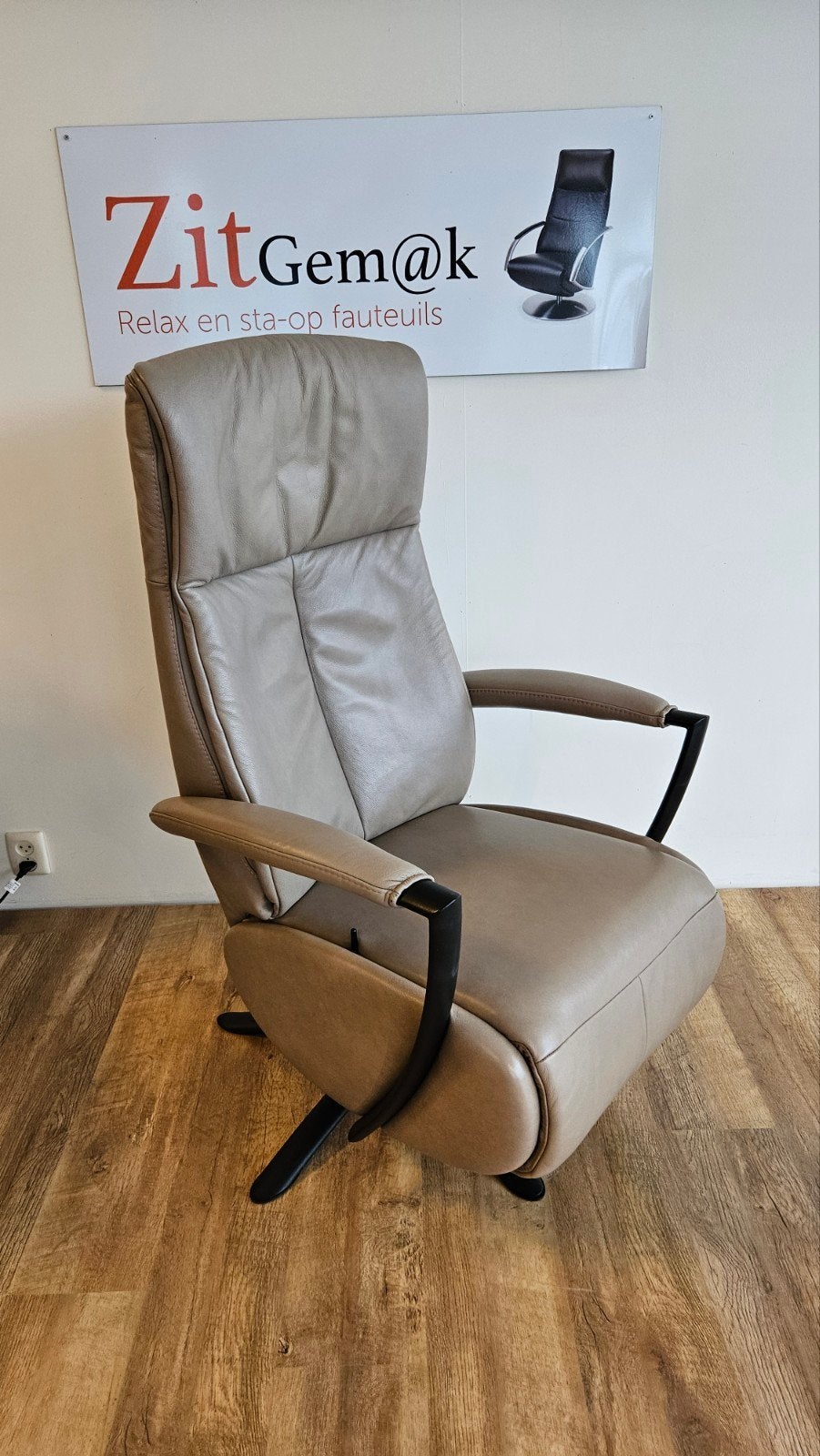 De Toekomst fauteuil bij Zitgemak in joure, Ophalen of Verzenden, Zo goed als nieuw, 50 tot 75 cm, Leer