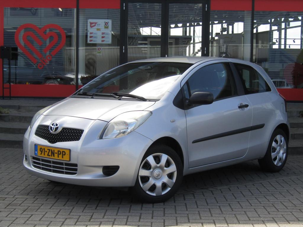 TOYOTA Yaris 1.0 12V VVT-I 3DR Airco / Inruilkoopje APK Apri, Auto's, Toyota, Voorwielaandrijving, Origineel Nederlands, Bedrijf