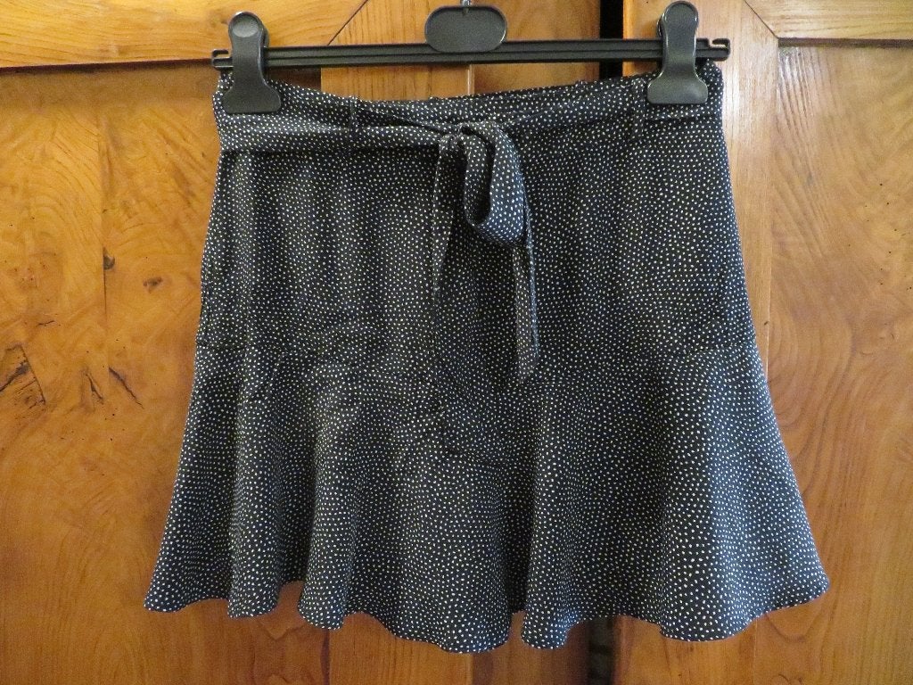Broekrokje Zara Maat M (Z.G.A.N.) zwart, Kleding | Dames, Rokken, Maat 38/40 (M), Ophalen of Verzenden, Zo goed als nieuw, Boven de knie