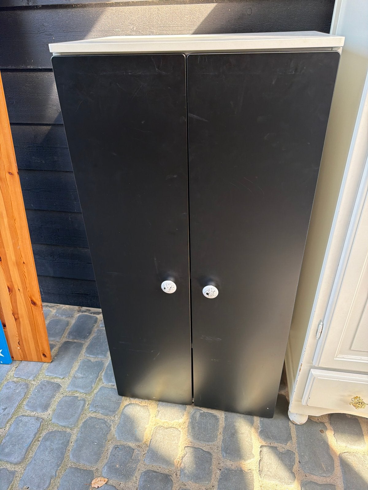 Zwarte/witte kast (Ikea) met ruimtevaartknoppen, Ophalen, Gebruikt, 50 tot 100 cm, 150 tot 200 cm