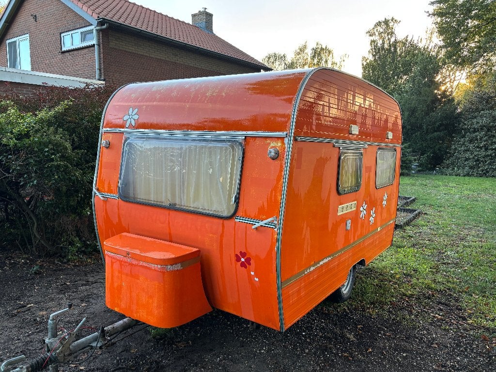 Top festival caravan, veel vernieuwd! < 650KG ! Eyecatcher !, Caravans en Kamperen, Tot en met 3, Particulier, 4 tot 5 meter, 500 - 750 kg