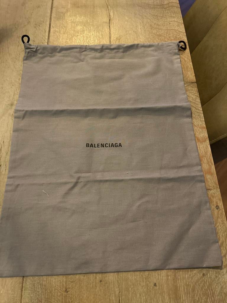 Balenciaga schoenen tas grijs met zwart logo en Lanvin tas, Gebruikt, 25 tot 40 cm, Ophalen of Verzenden, Overige merken