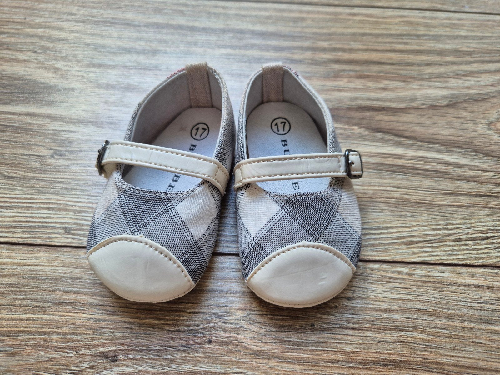 Burberry baby schoentjes maatje 17, Kinderen en Baby's, Schoentjes, Meisje, Ophalen of Verzenden, Zo goed als nieuw
