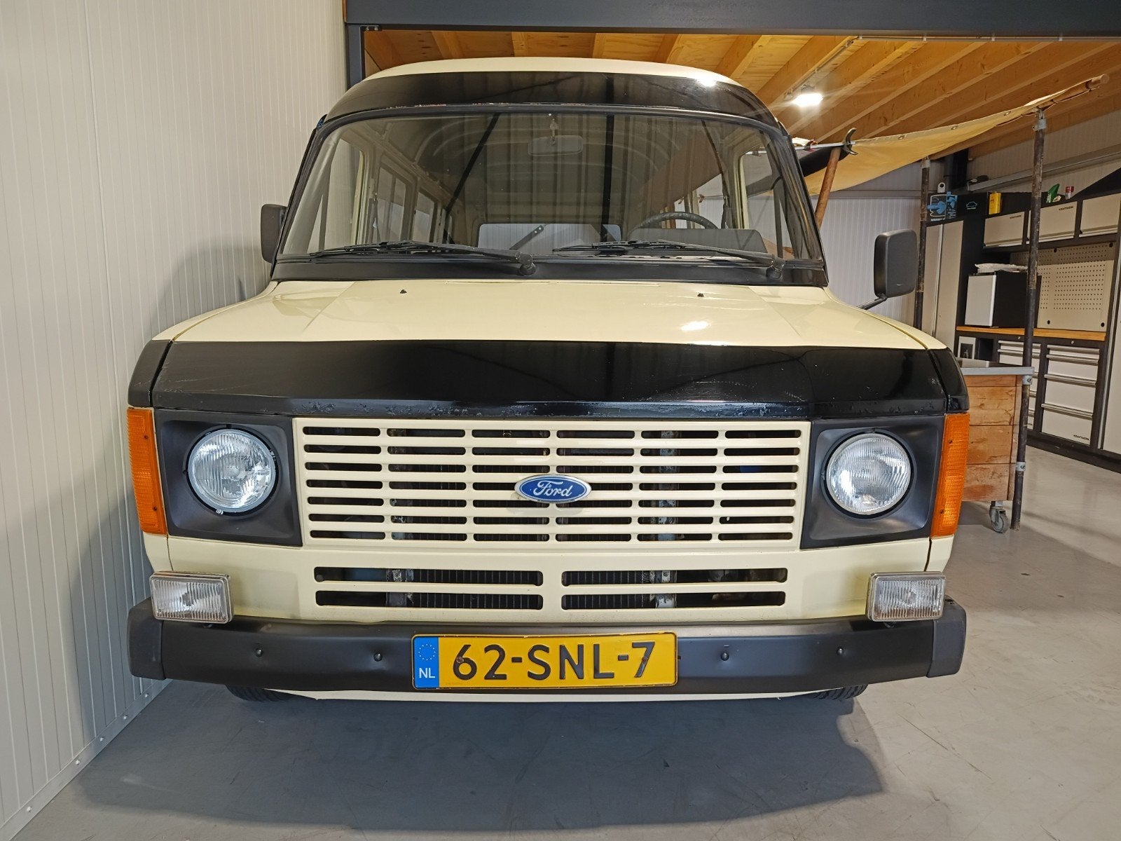 Foto 15 van Ford Transit Foodtruck Benzine belastingvrij APK 2028!