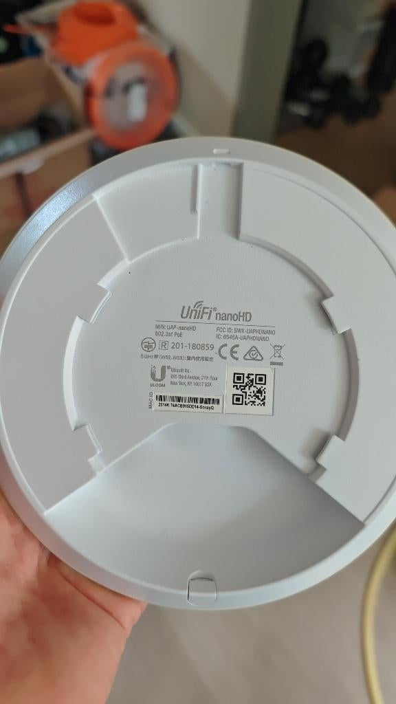 Ubiquiti UniFi nanoHD AP Wi-Fi 5 (2,4+5GHz) max. 2,033Gbps, Computers en Software, Accesspoints, Verzenden, Gebruikt, Ubiquiti UniFi