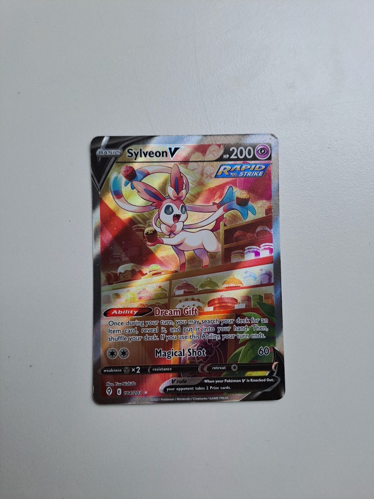 Sylveon V (Alternate Art) Pokémon Kaart Evolving Skies, Ophalen of Verzenden, Zo goed als nieuw, Losse kaart, Foil