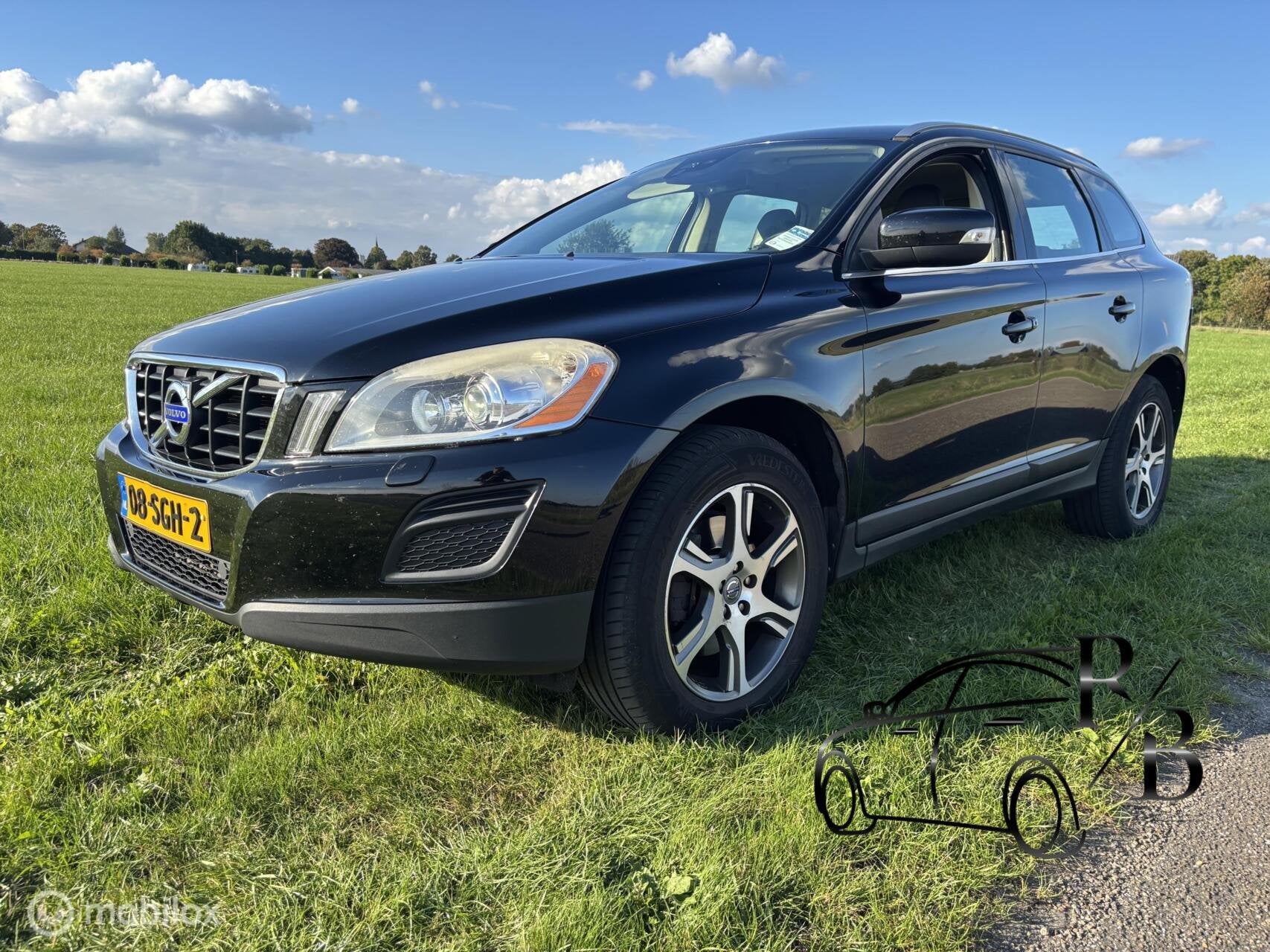Volvo XC60 3.2 AWD Summum Automaat EXPORTPRIJS EX BPM, Auto's, Automaat, Euro 5, Zwart, Zwart