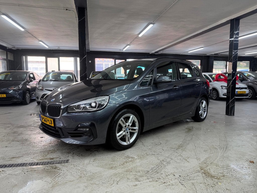 BMW 2-serie Active Tourer 218i High Executive, Auto's, BMW, Gebruikt, Euro 6, 3 cilinders, 2-Serie Active Tourer