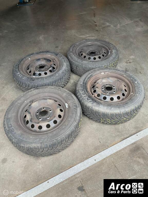 Hyundai ix20 Kia Venga Wielen Set (4) 195-65-15 2x 7mm 2x 8m, Gebruikt, 15 inch, Velg(en), Ophalen of Verzenden