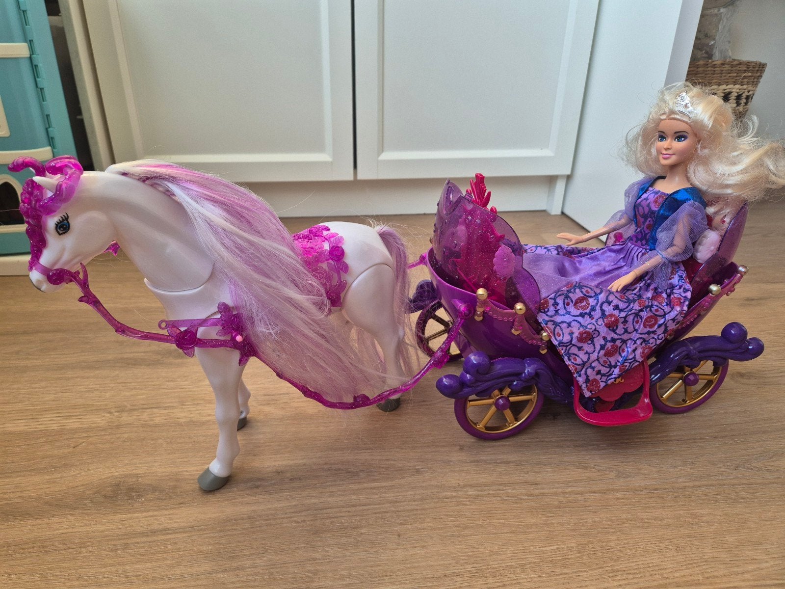 Prinses pop met koets en paard nette staat, Ophalen of Verzenden, Gebruikt, Barbie