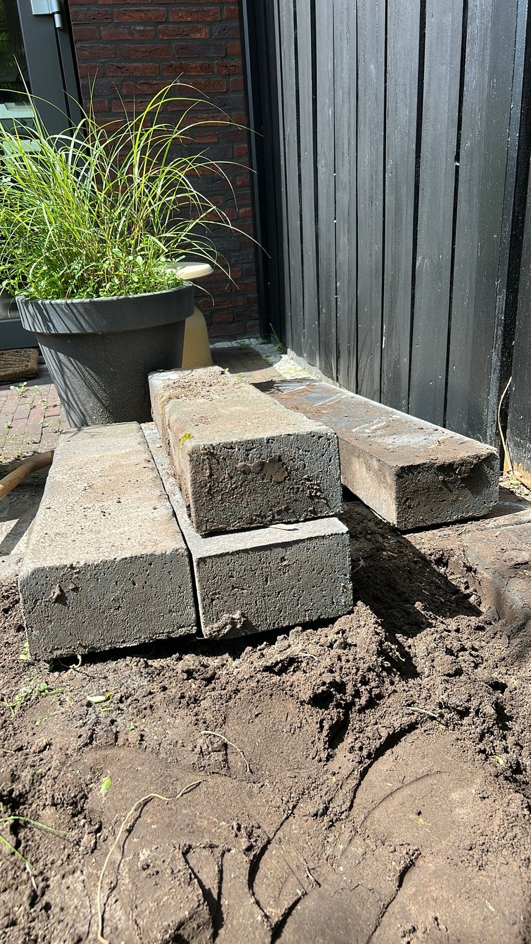 Betonnen bilzen 98x20x12 gratis nog 16 hele en wat halve., Ophalen, Gebruikt, Beton, Overige typen