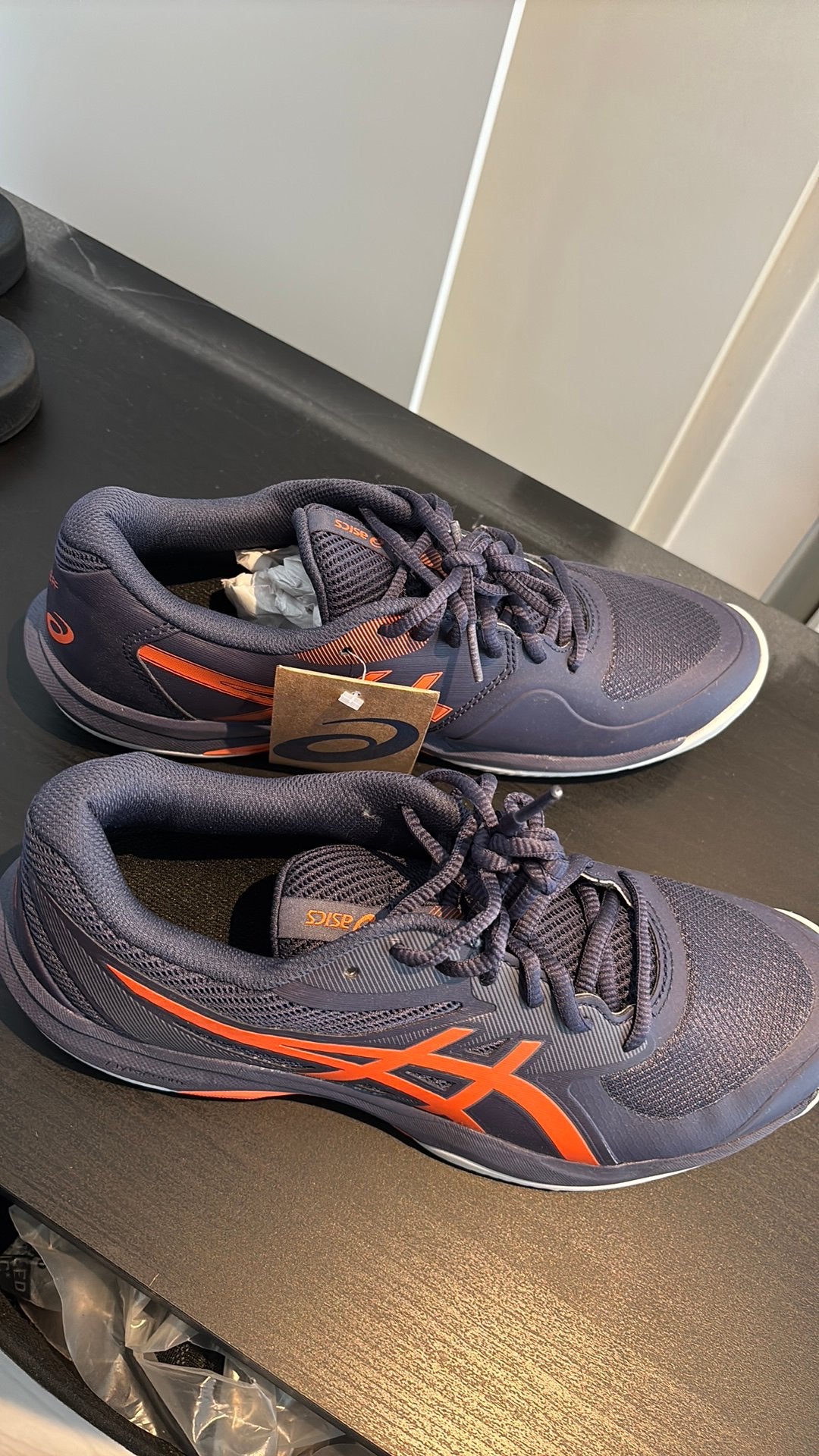 Asics, Ophalen, Zo goed als nieuw