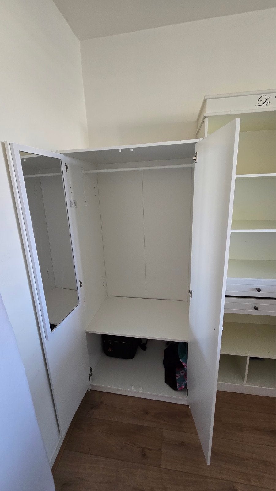 IKEA Closet with a Mirror, Huis en Inrichting, Kasten | Kledingkasten, Ophalen, Gebruikt, Modern, Functioneel, 50 tot 100 cm