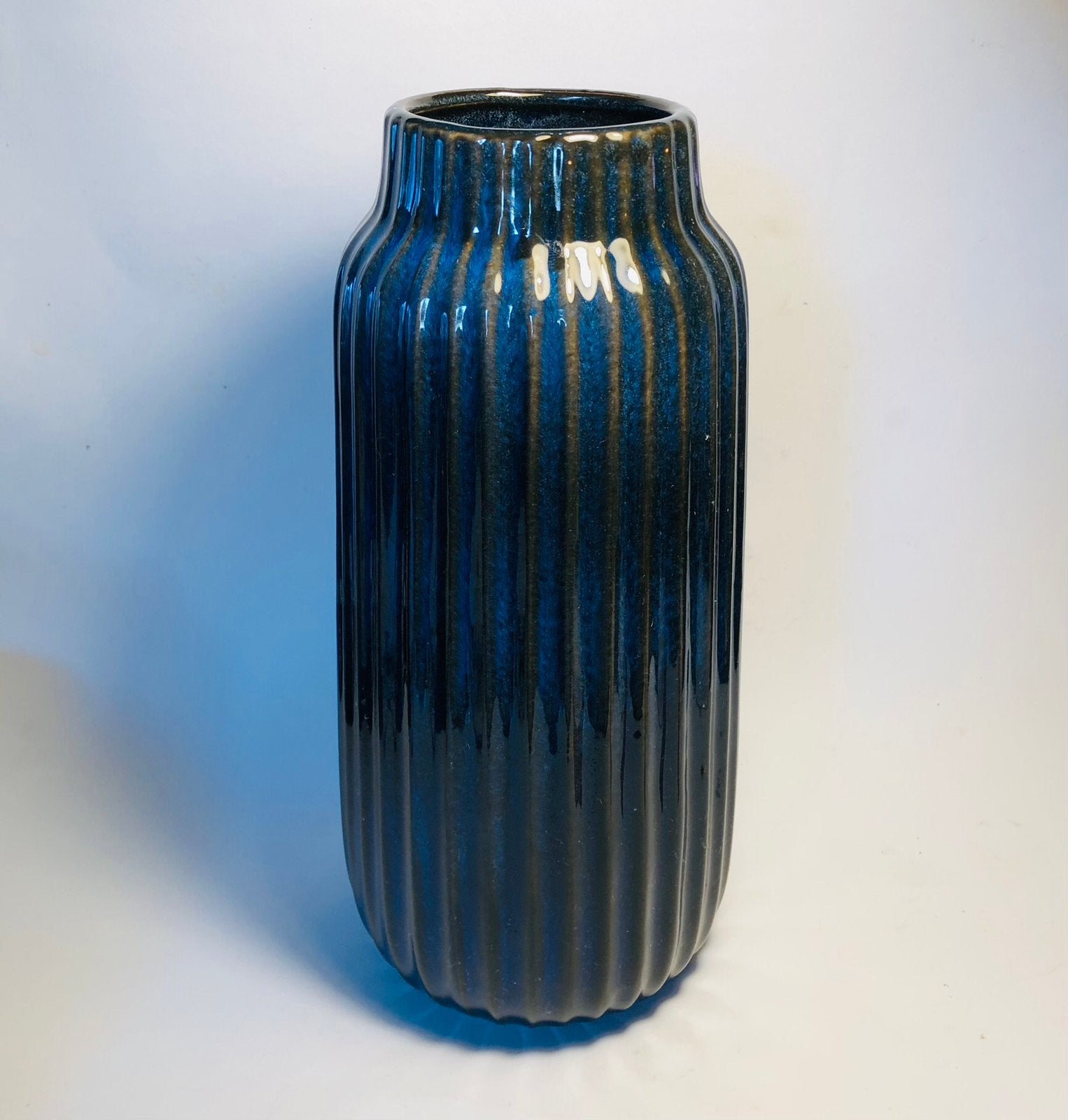 Mooie vaas, keramiek, bruin blauw gestreept, geribbeld, Ophalen of Verzenden