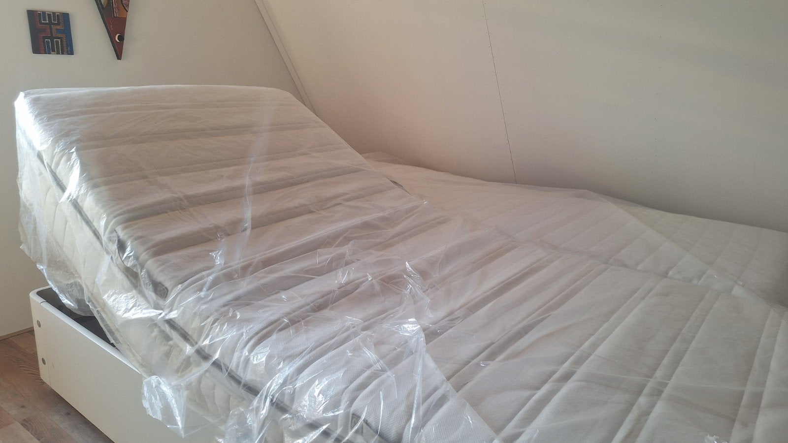 Auping bed met verstelbare spiralen en Schramm matrassen, Ophalen, Modern en functioneel, Wit, Tweepersoons