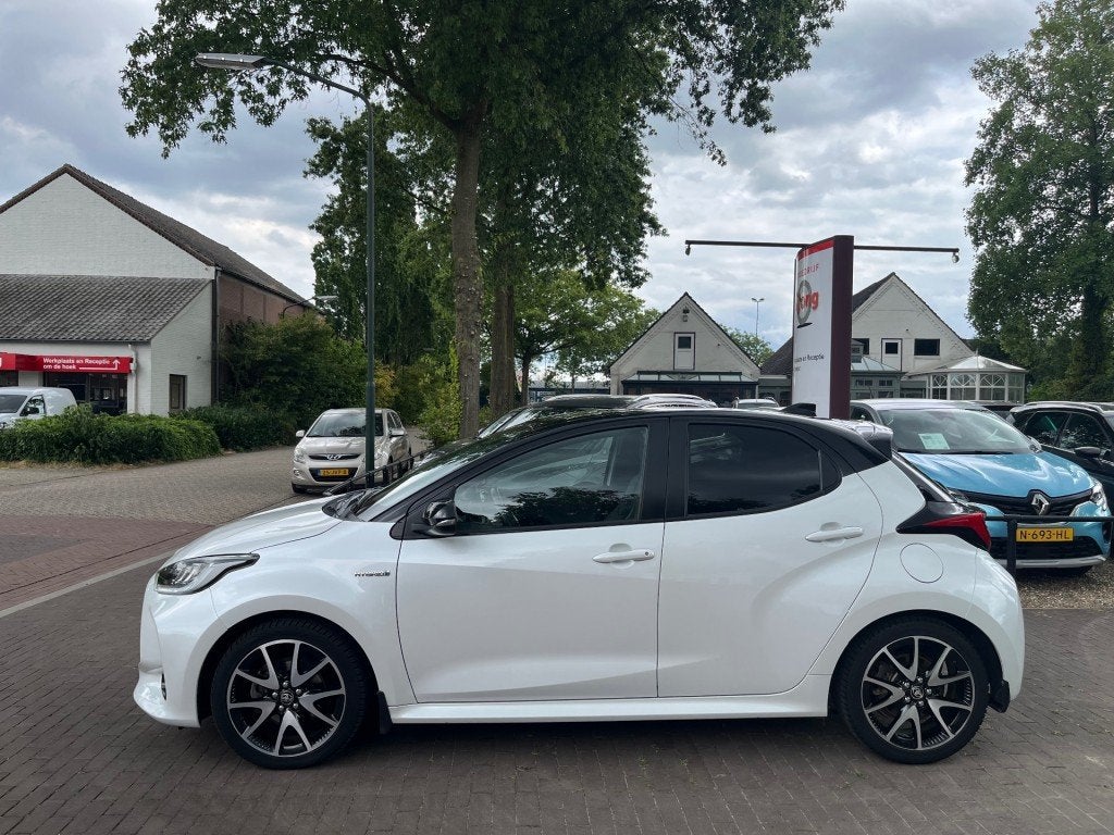 Toyota YARIS 1.5 HYBRID LAUNCH EDITION / CAMERA / CARPLAY /, Auto's, 450 kg, Gebruikt, Euro 6, 450 kg