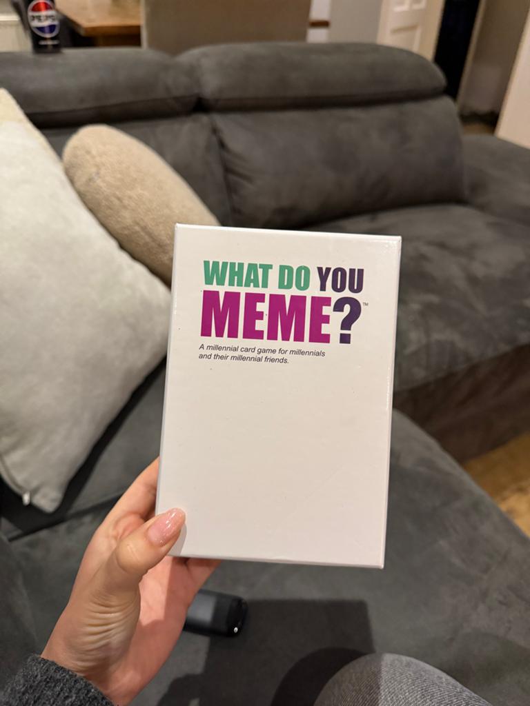 What do you meme spel - Engelstalig, Ophalen