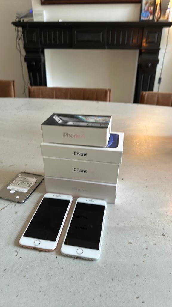 Iphones en Toshiba harde schijf, Telecommunicatie, Mobiele telefoons | Apple iPhone, Ophalen, 64 GB
