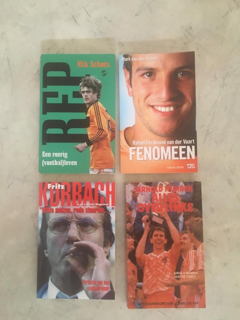 voetbalboeken-Rep, v der Vaart,Korbach, Arnold Muhren, Boeken, Ophalen of Verzenden, Zo goed als nieuw, Balsport