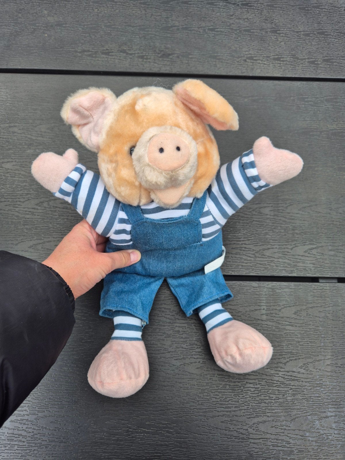 Schattig varkentje knuffel met tuinbroek en gestreept shirt, Overige merken, Overige karakters, Overige typen, Ophalen of Verzenden