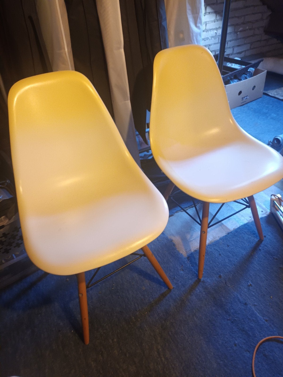 Gratis af te halen 2 stoelen, Ophalen, Gebruikt, Twee, Wit