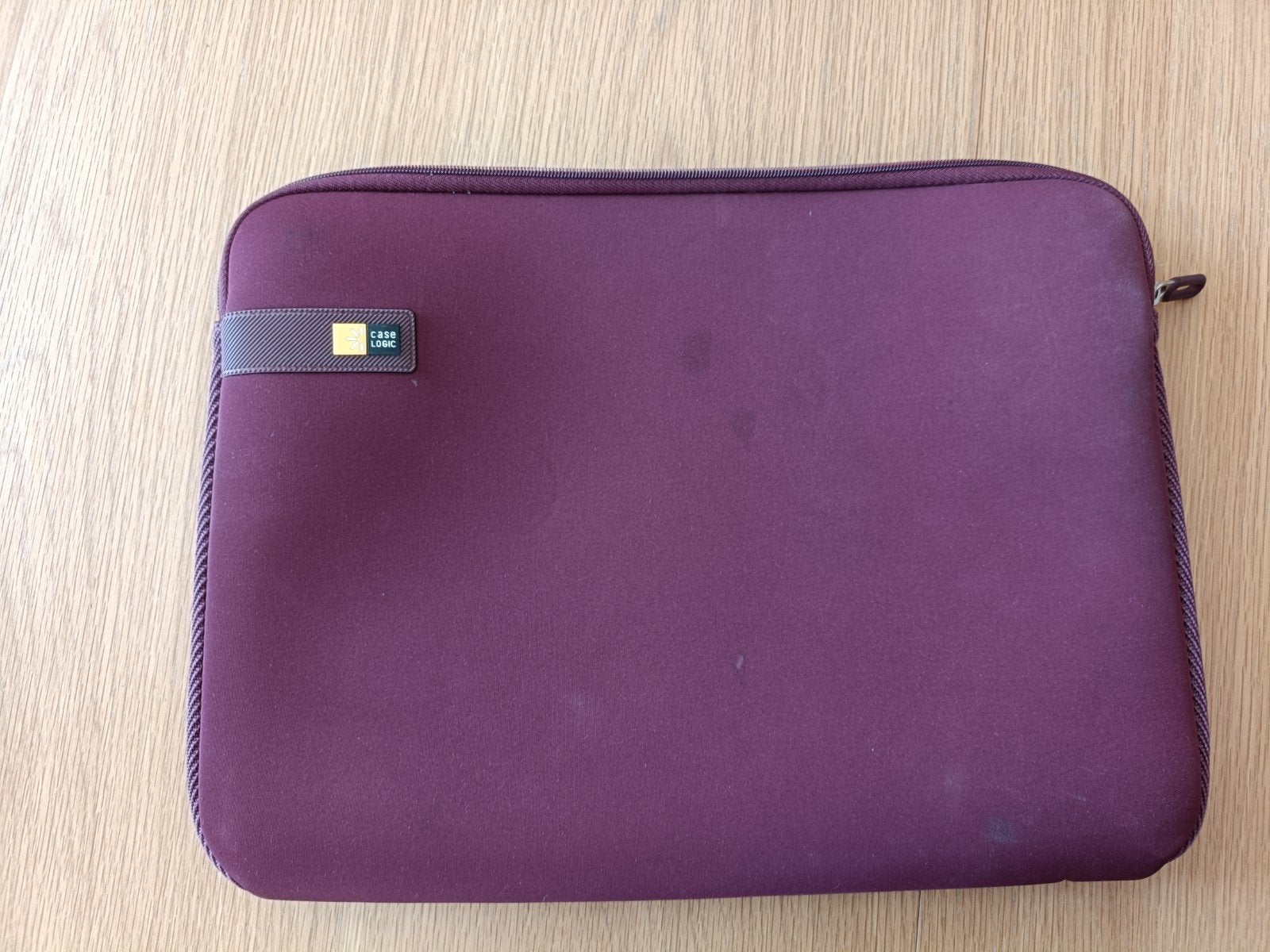 Laptophoes wijn paars rood, Computers en Software, Laptophoezen, Ophalen, Gebruikt, Case Logic