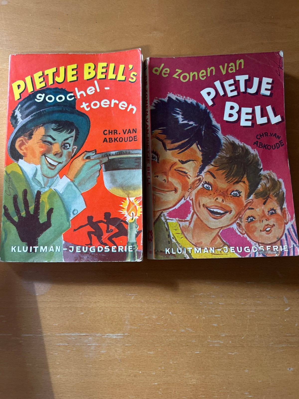 Pietje Bell Boeken: Goocheltouren & De Zonen van Pietje Bell, Ophalen of Verzenden, Gelezen, Fictie