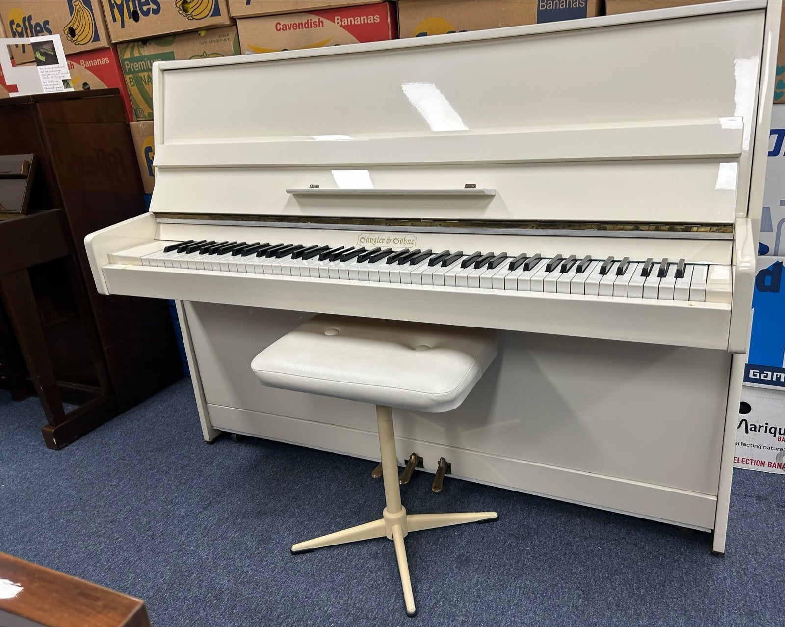 Mooie witte piano met krukje Sangler & Sohne., Ophalen of Verzenden, Zo goed als nieuw, Wit, Piano