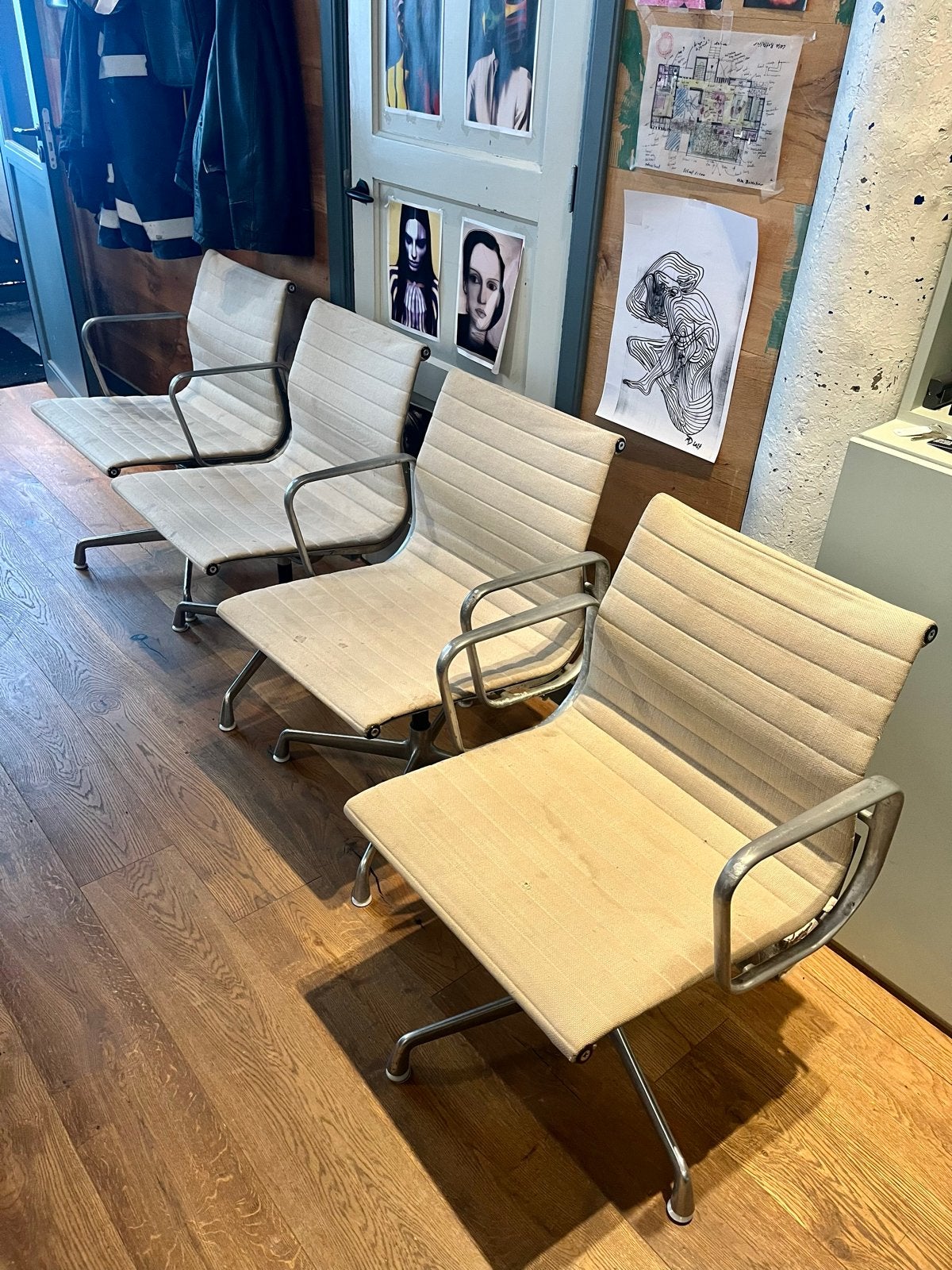 4 vintage Eames EA 108 stoelen Herman Miller, Ophalen, Gebruikt, Overige kleuren, Vier