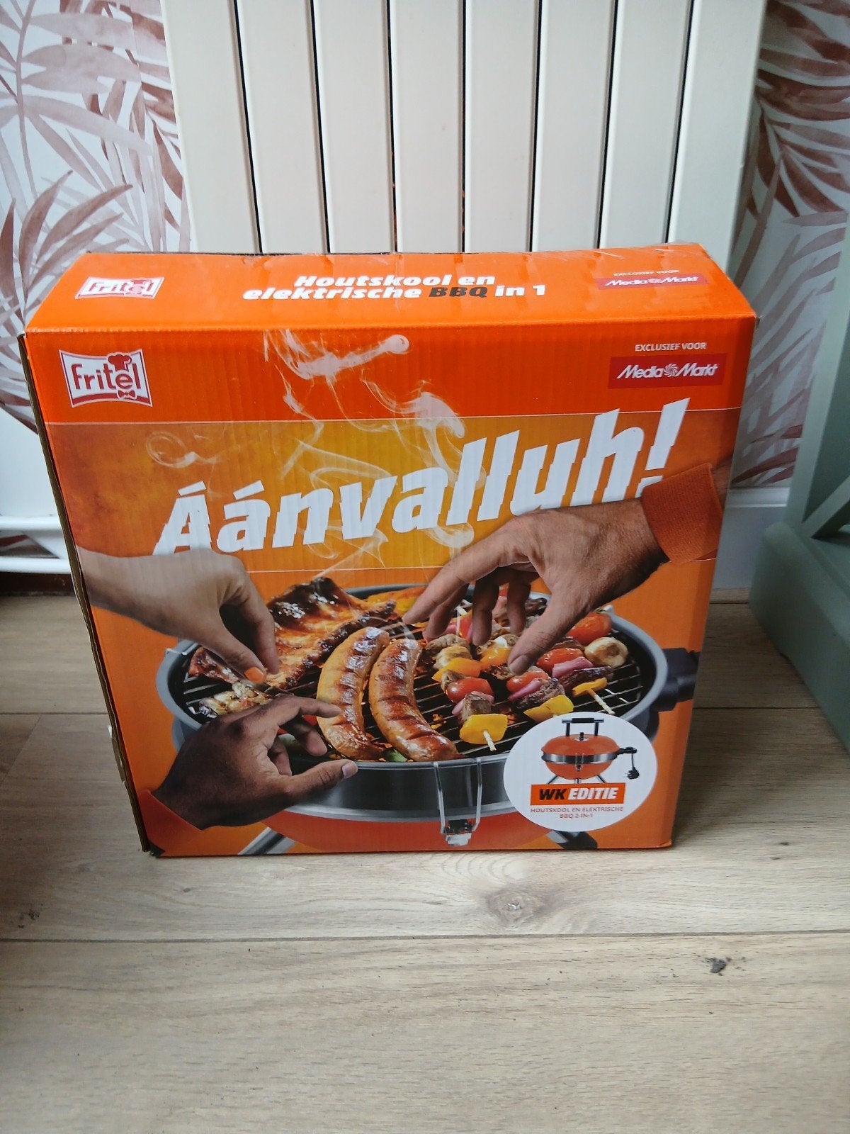 WK bbq. Houtskool & electrisch. NIEUW  !!, Ophalen of Verzenden, Nieuw