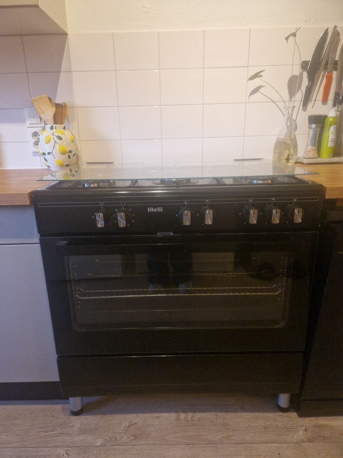Fitelli 5 pits gasfornuis met oven. NIEUWSTAAT, Witgoed en Apparatuur, Fornuizen, Ophalen, 60 cm of meer, Zo goed als nieuw, Gas