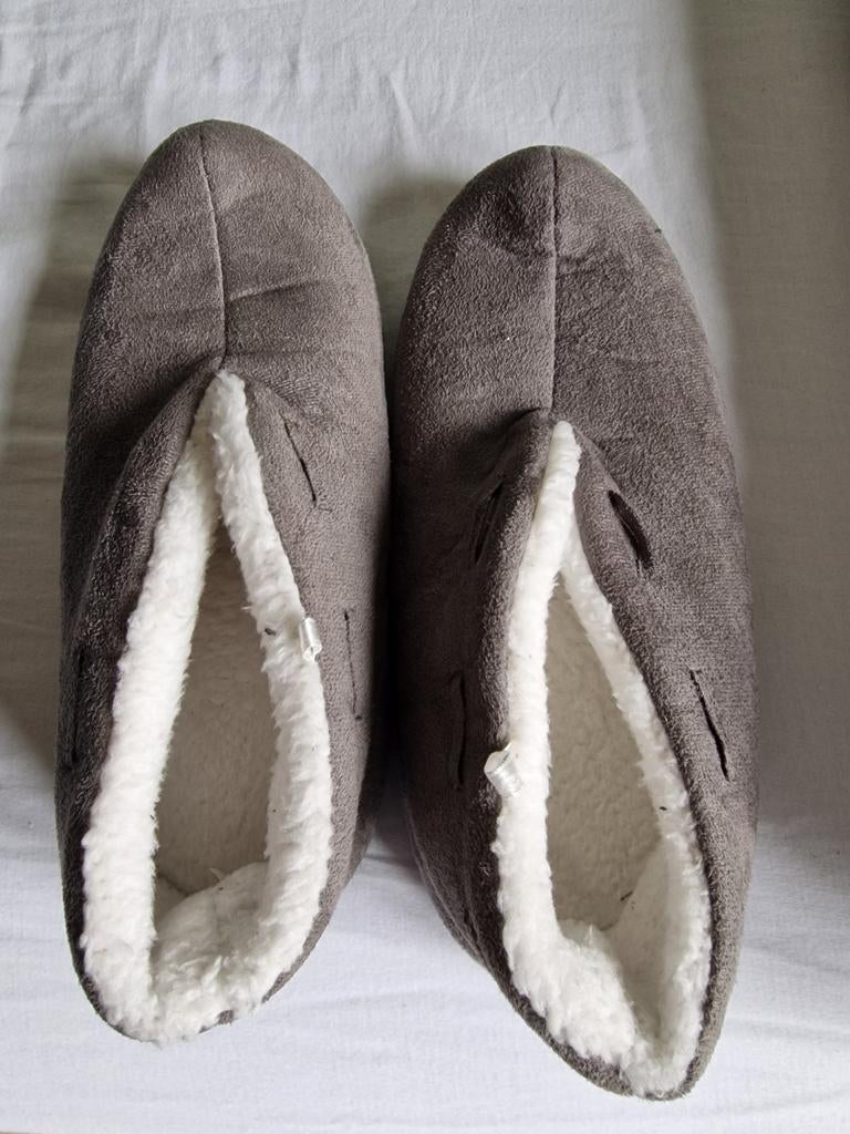 Nieuwe Spaanse sloffen, Kleding | Dames, Schoenen, Ophalen of Verzenden, Nieuw, Pantoffels of Sloffen