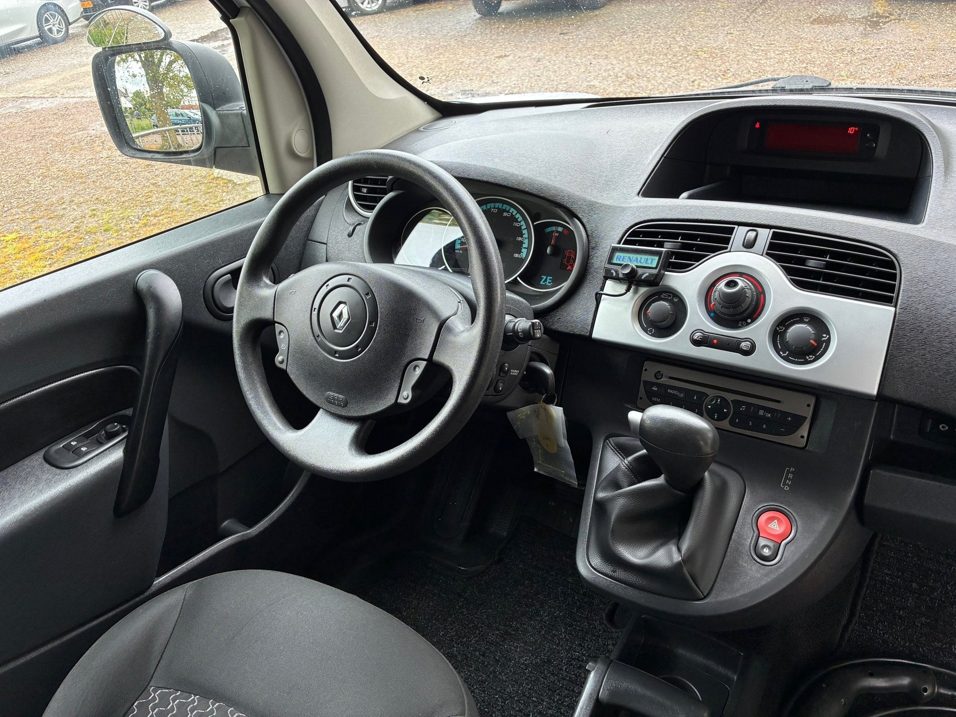 Renault Kangoo Express Z.E Incl eigen accu | Cruise + Airco, Auto's, Voorwielaandrijving, Stof, Gebruikt, Zwart